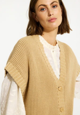 Liza knit vest