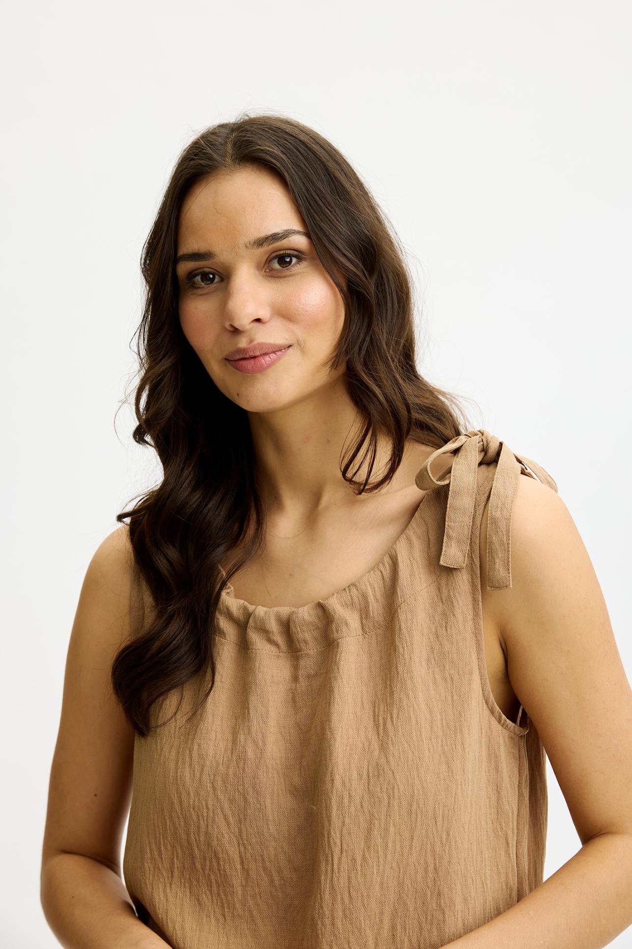 Agnes top