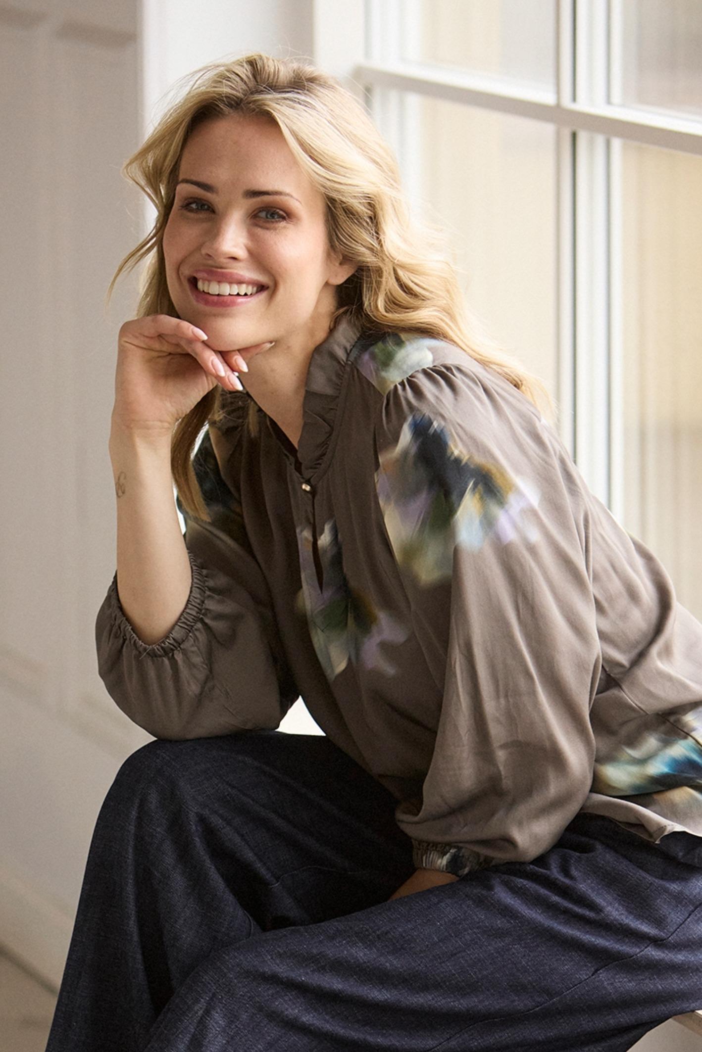 Scottie blouse